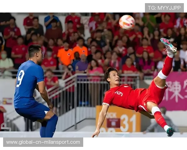 成都蓉城拜合拉木前场抢断,单刀推射冷静命中